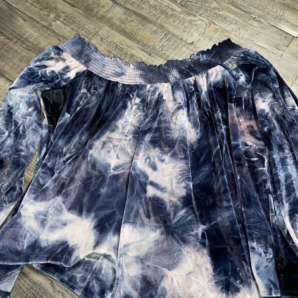 American eagle long sleeve tye dye velvet top - Picture 4 of 4